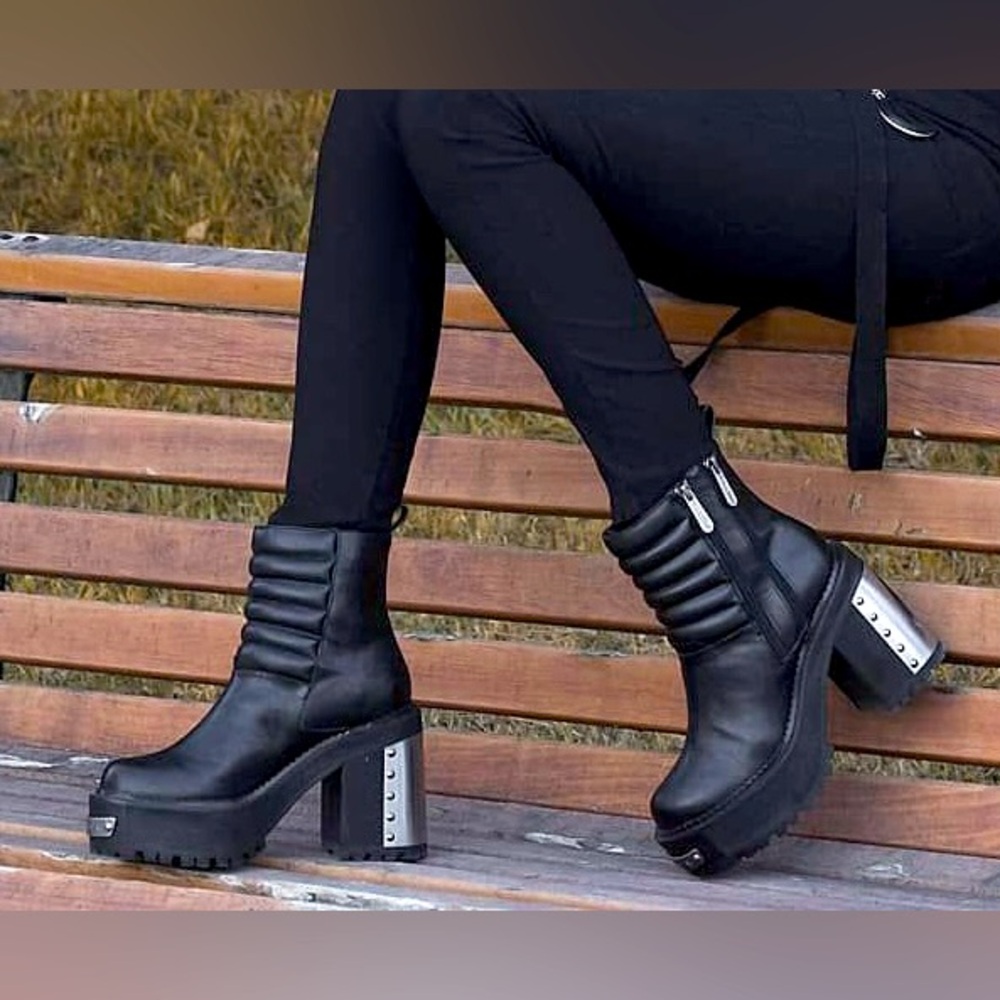 Killstar Moto Boots LNC W10
